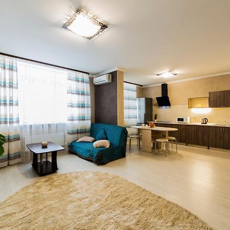 Studio Apartment On Bazhana Kyiv Exterior photo