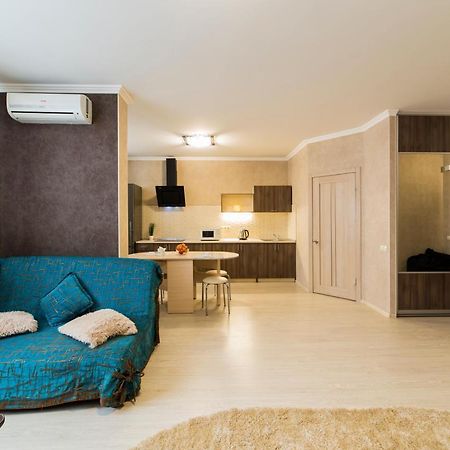 Studio Apartment On Bazhana Kyiv Exterior photo