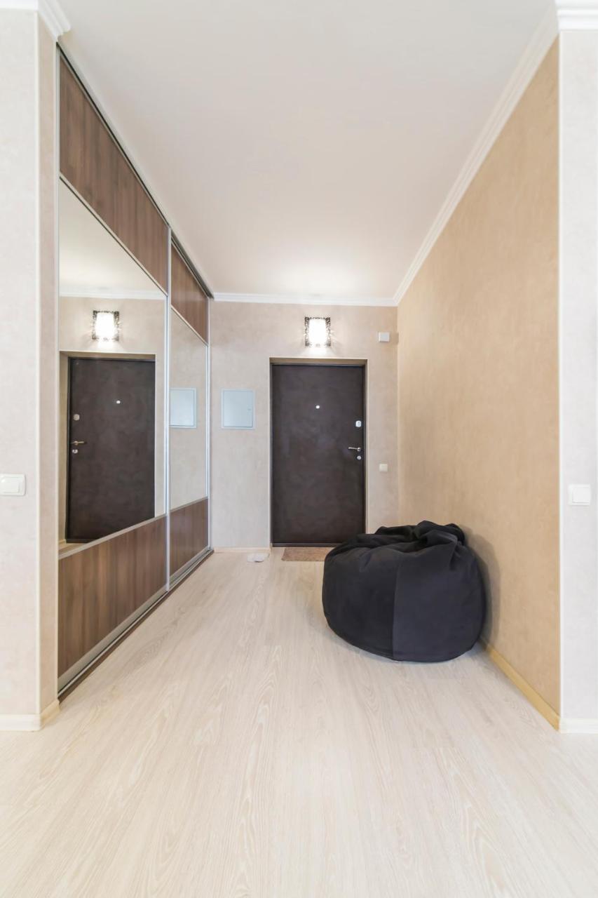 Studio Apartment On Bazhana Kyiv Exterior photo