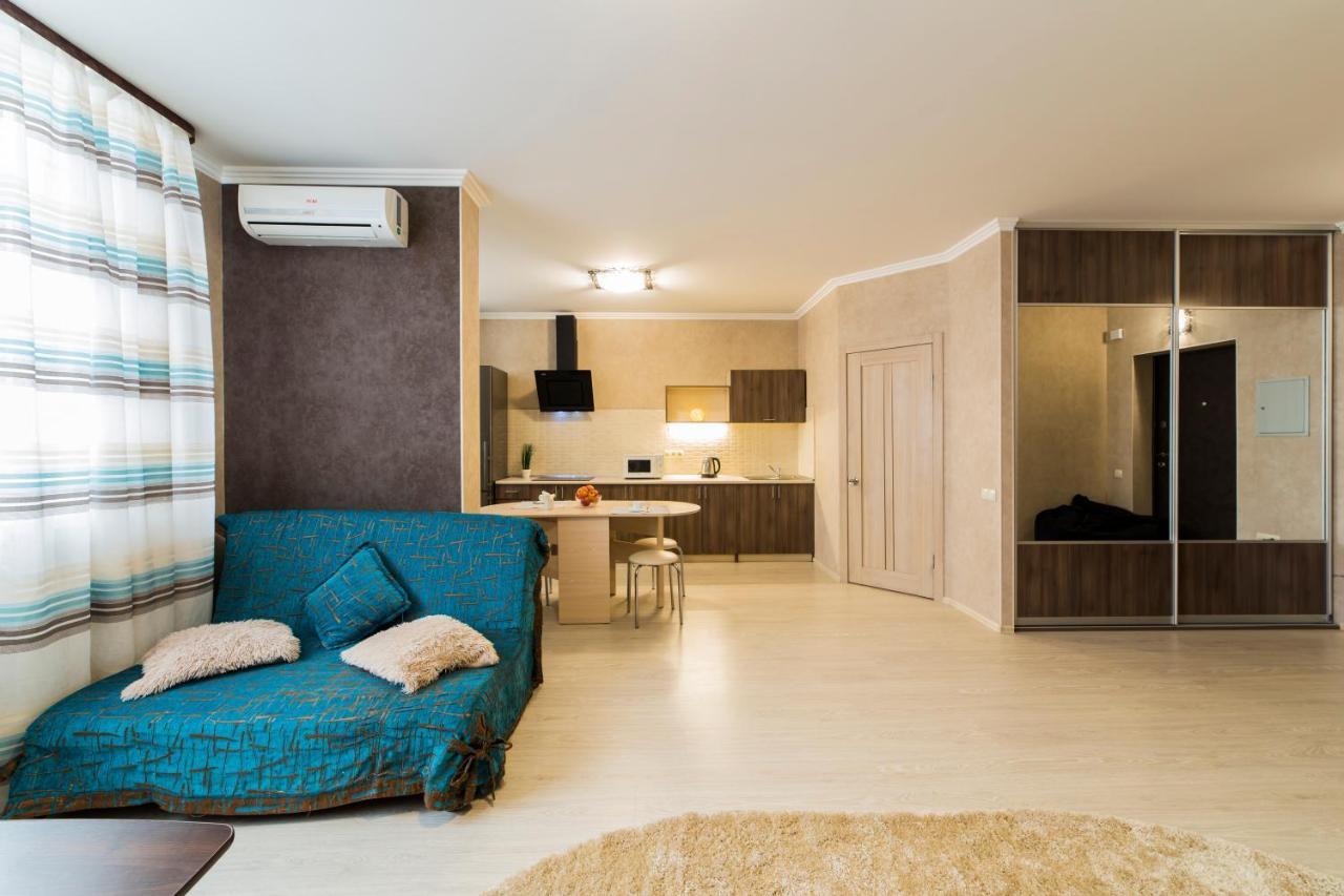 Studio Apartment On Bazhana Kyiv Exterior photo