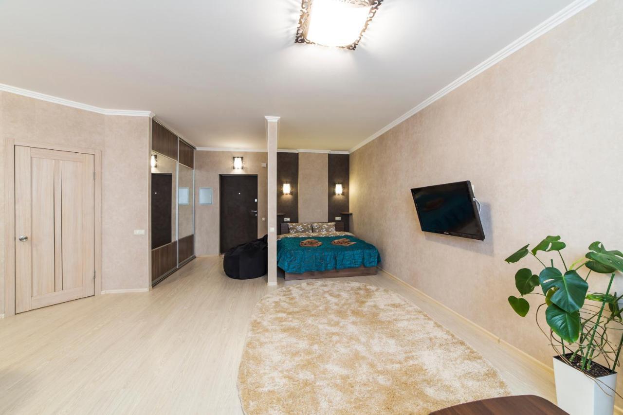 Studio Apartment On Bazhana Kyiv Exterior photo