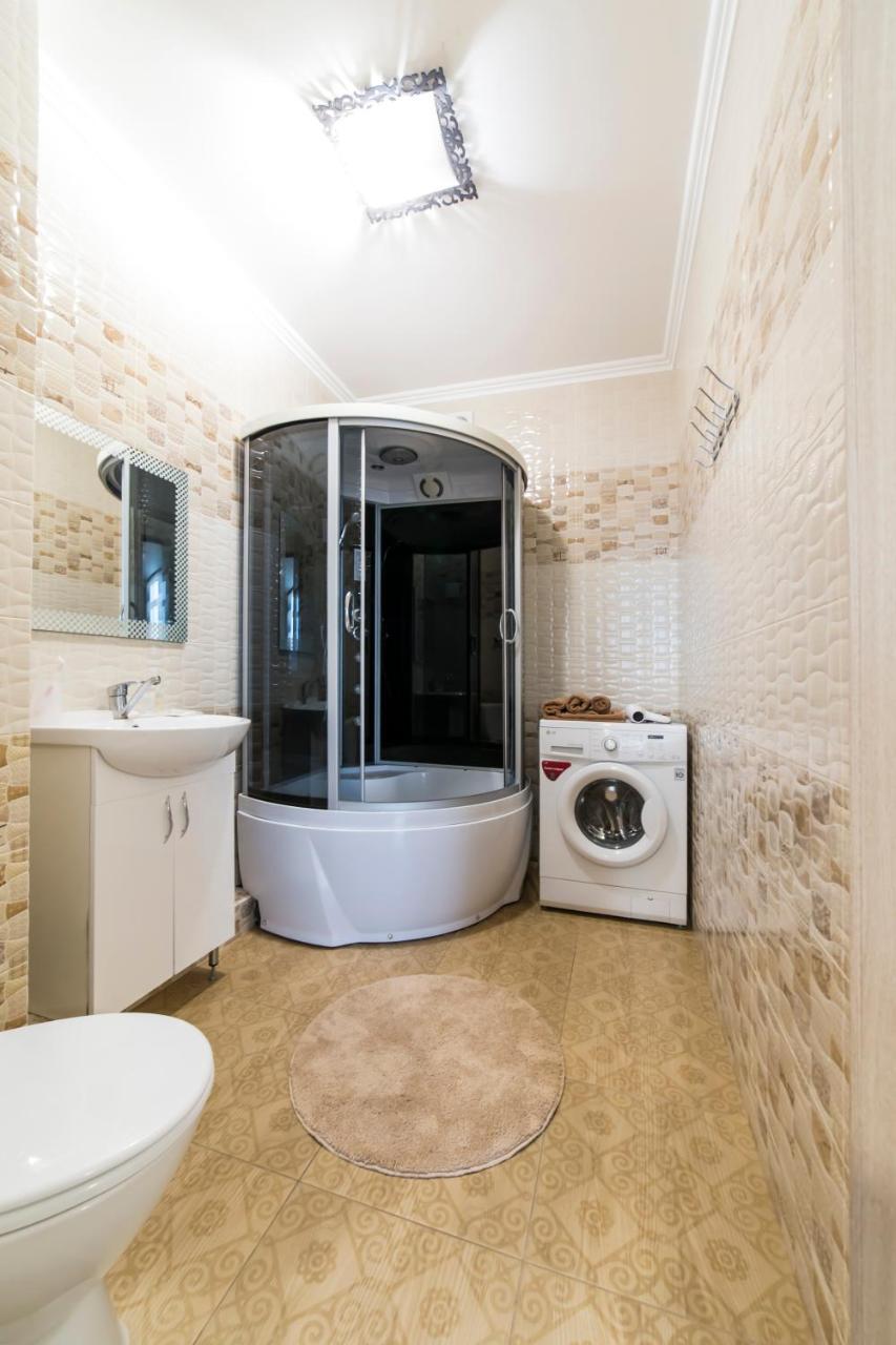 Studio Apartment On Bazhana Kyiv Exterior photo